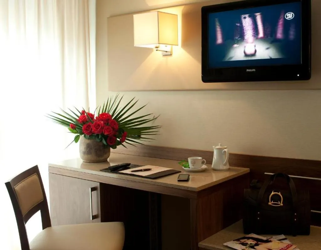 TWIN SUPERIOR Room, Fenice Hotel Milan, Milan