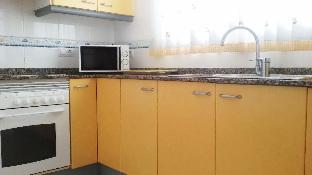 APARTMENT CAPACITY 8 THREE BEDROOMS Room, Gandia Universidad 3000, Valencia