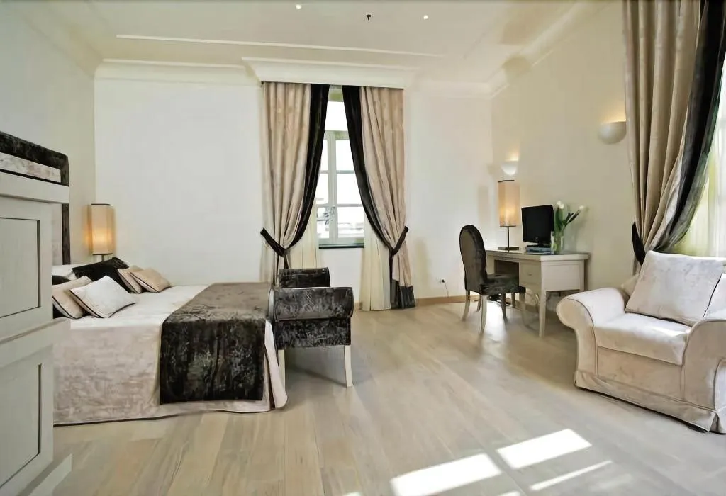 Room, Albergo Palazzo Decumani, Naples