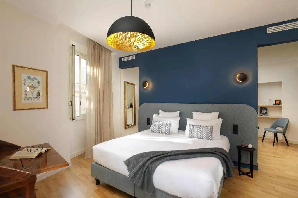 FAMILY ROOM THREE BEDS Room, 9 Hotel Cesari, Rome