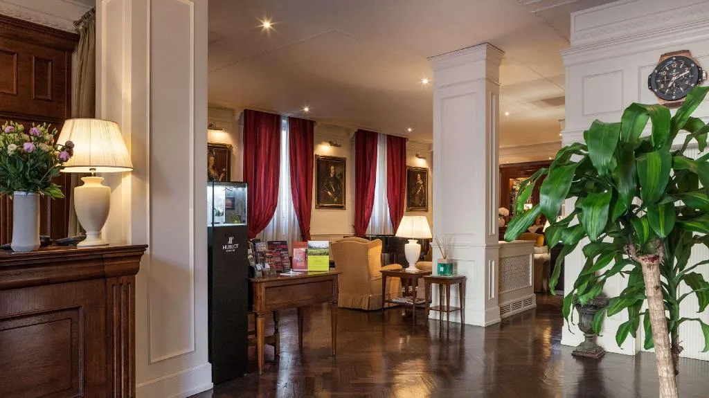 Lobby, Executive, Florence