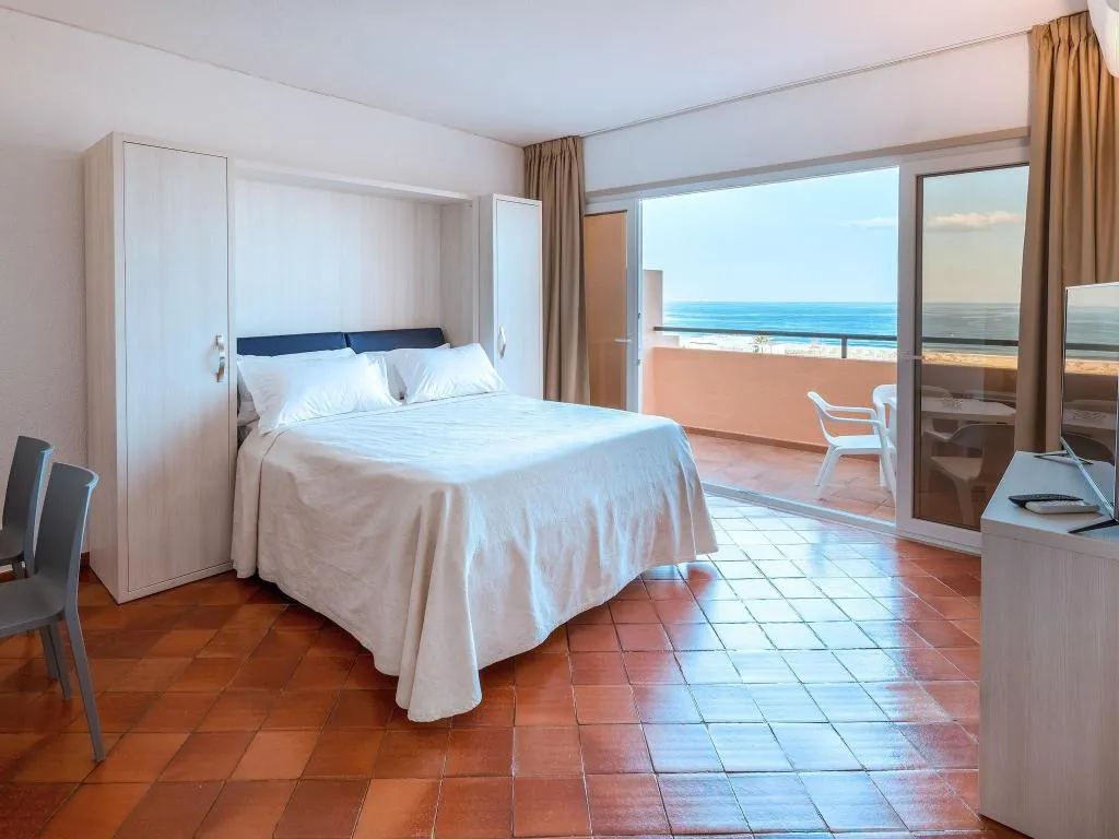 Room, Meia Praia Lagos, Algarve