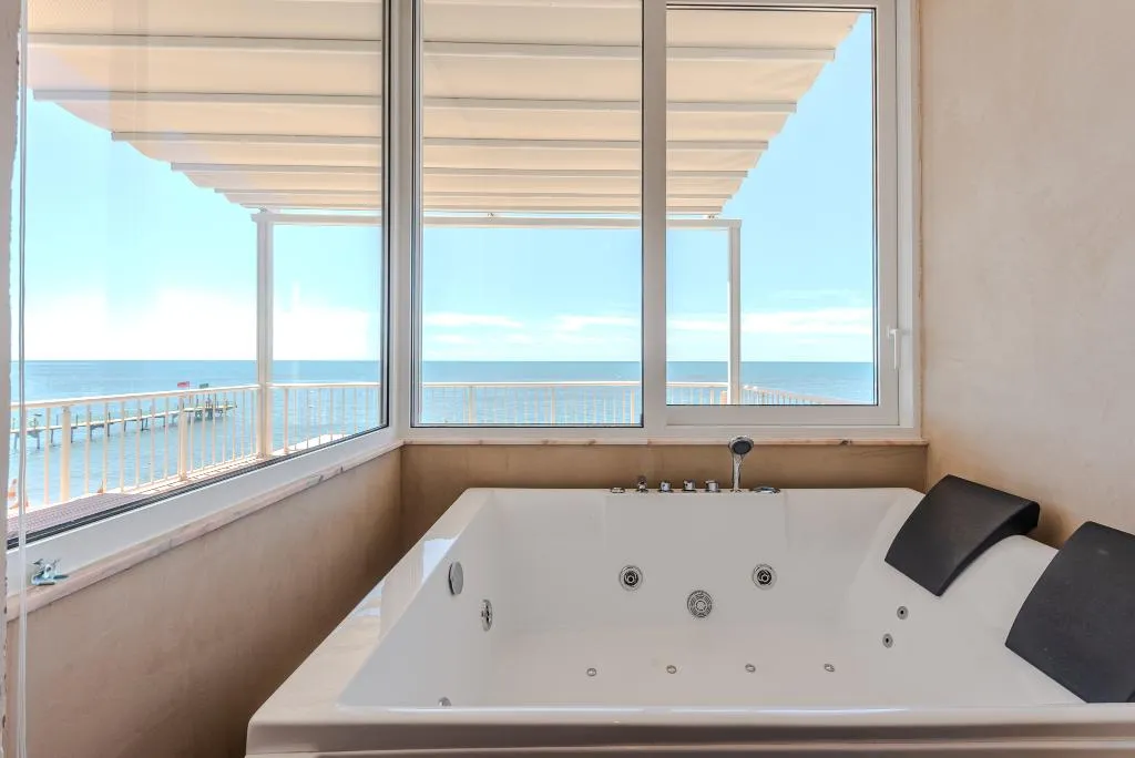 JUNIOR SUITE STANDARD Room, Aragosta Hotel, Durres