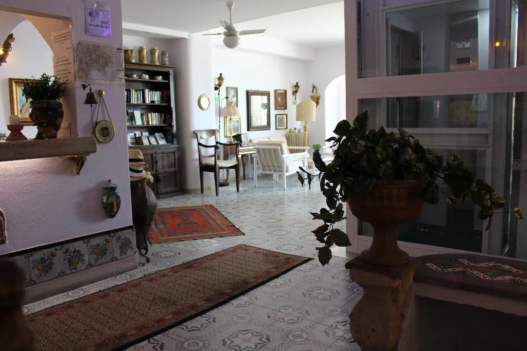 Lobby, Villa Mora, Catania