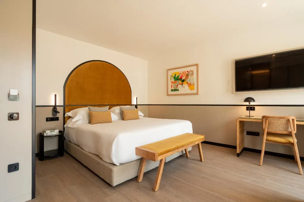 SUITE CAPACITY 1 Room, The Editory Garden Baixa Porto Hotel, Porto