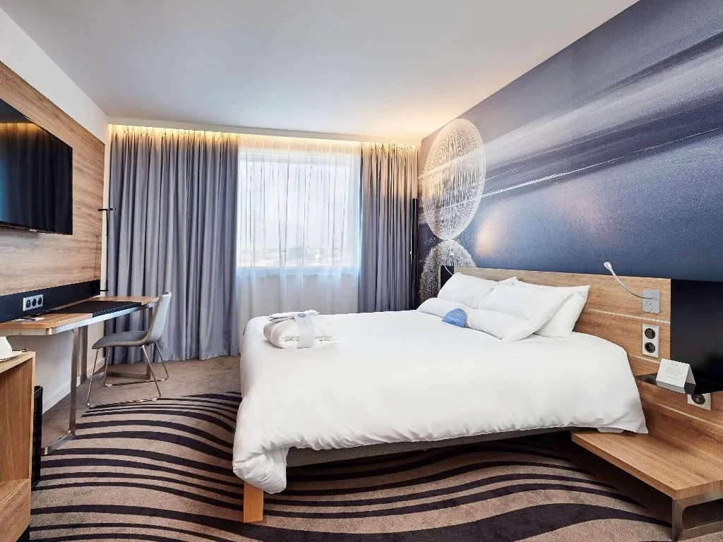 DOUBLE EXECUTIVE QUEEN BED Room, Novotel Krakow Centrum, Krakow