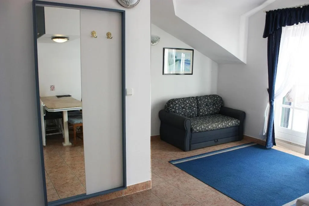 Room, Ivan, Split