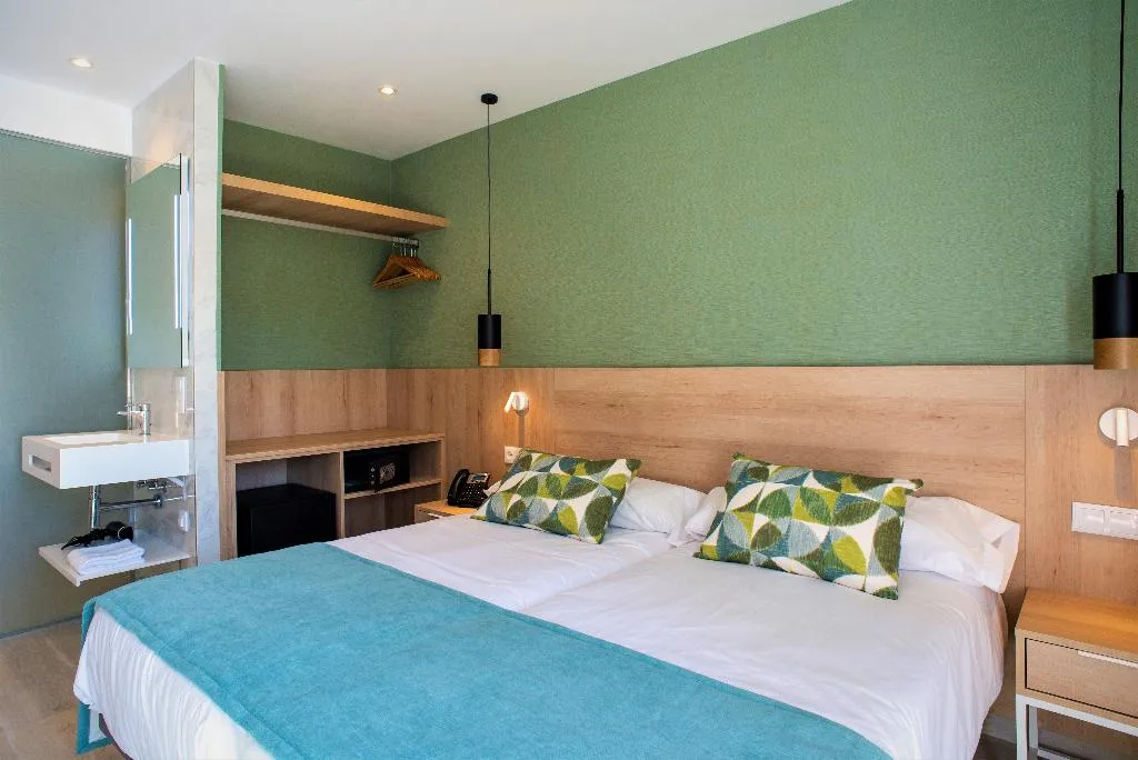 DOUBLE SINGLE USE STANDARD Room, Seasun Aniram, Majorca