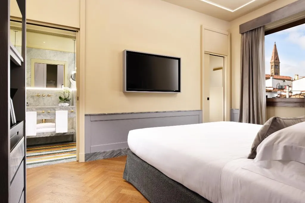 JUNIOR SUITE CAPACITY 3 Room, Floren Luxury Hotel, Florence