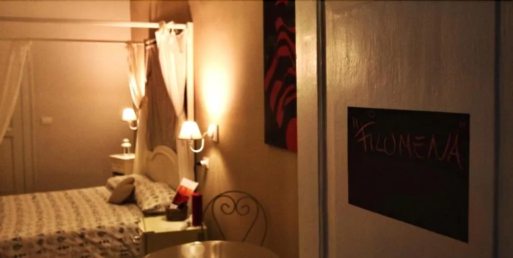 Room, B&B Napul'art, Naples