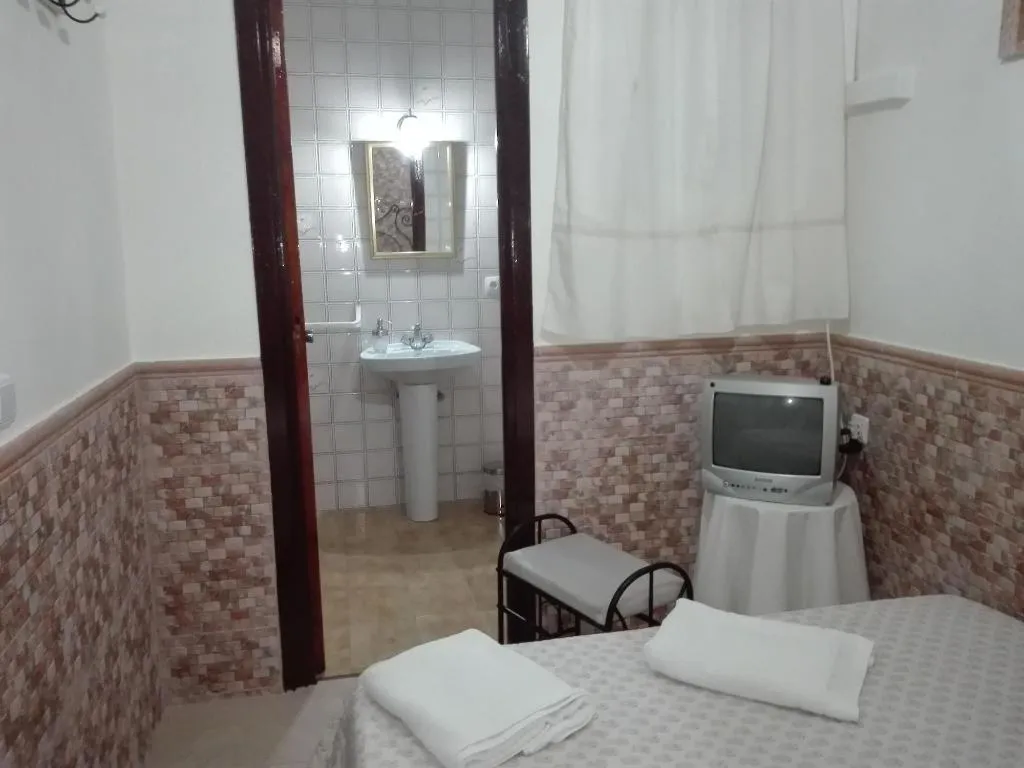 Room, Pensión Javier, Seville