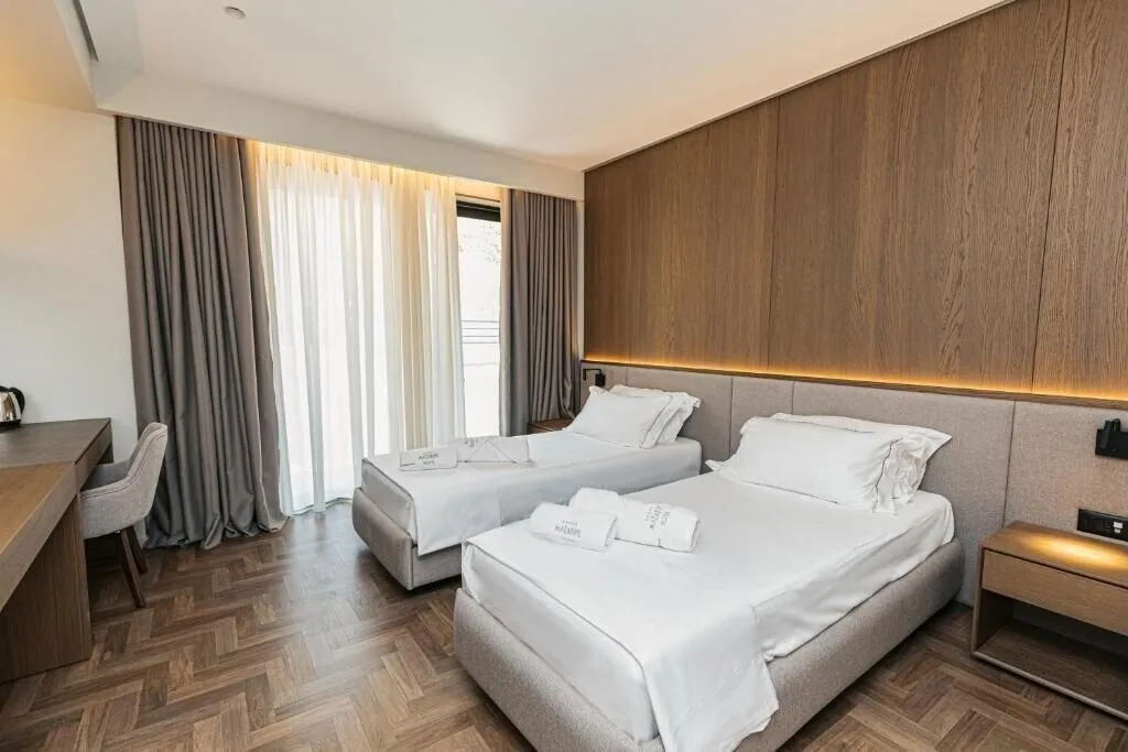 Room, Mazarine Hotel, Kavaje