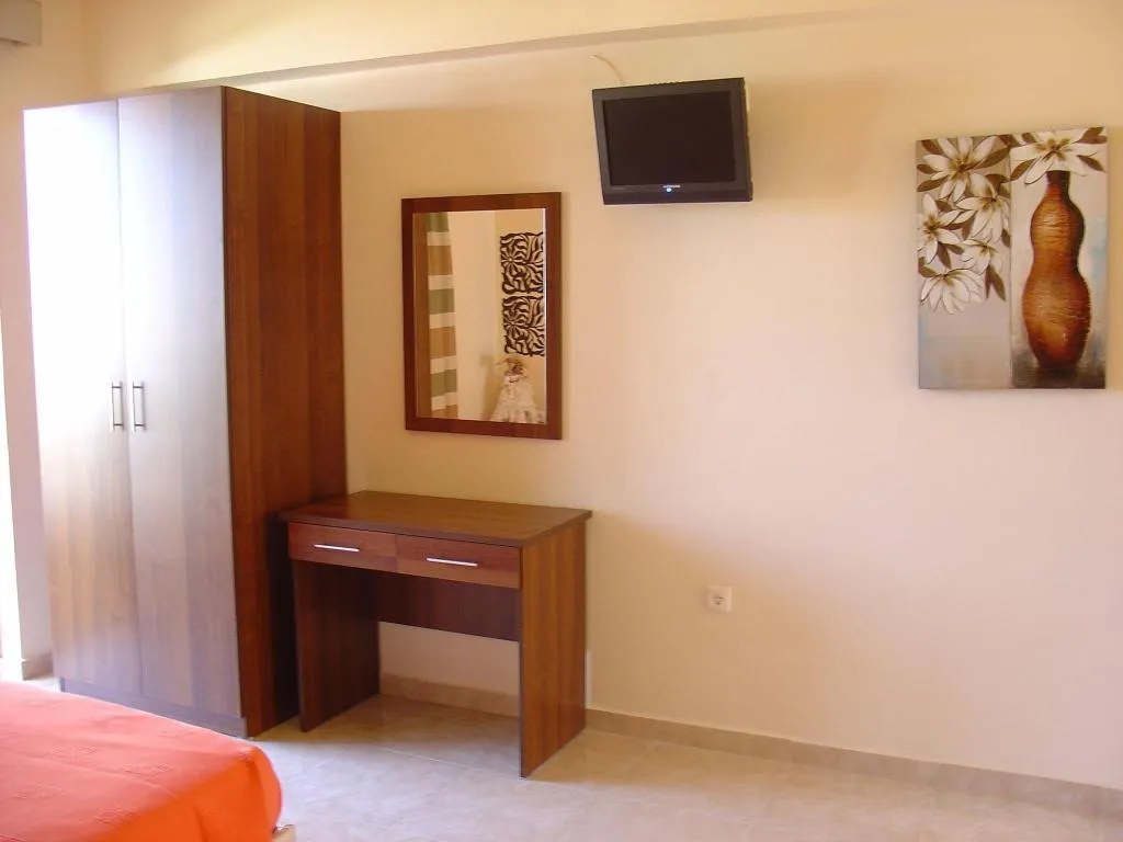 Room, Lyristis Apartments Plus, Rhodes