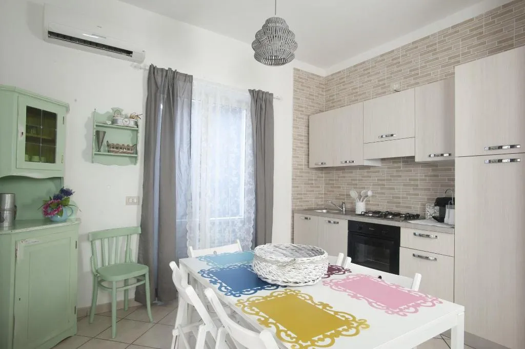 Room, City Pompei Accommodations, Naples