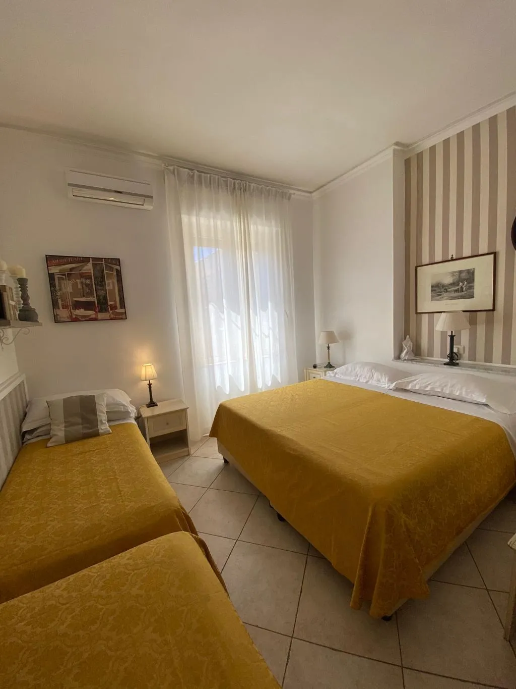 QUADRUPLE STANDARD Room, Hotel Europeo City Break, Naples