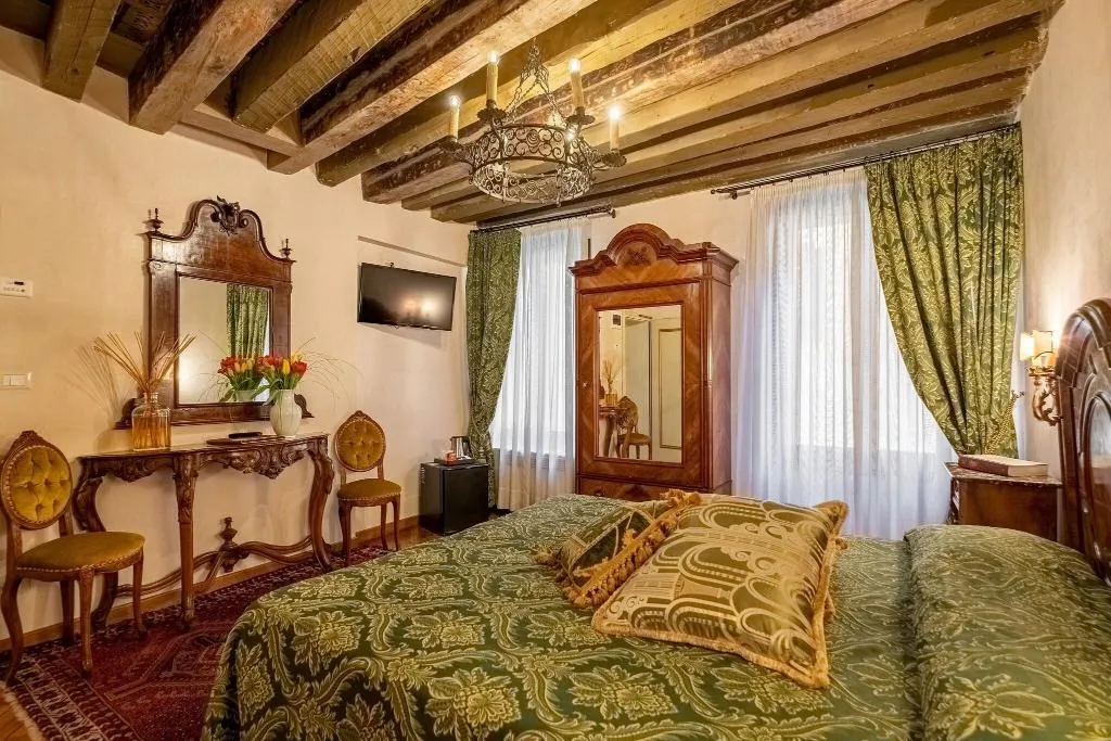 DOUBLE SUPERIOR QUEEN BED Room, Bel Sito e Berlino, Venice