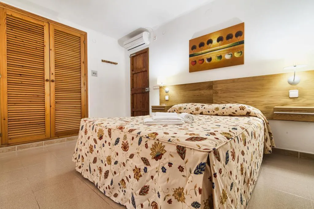 Room, Bungalows Es Pins, Ibiza