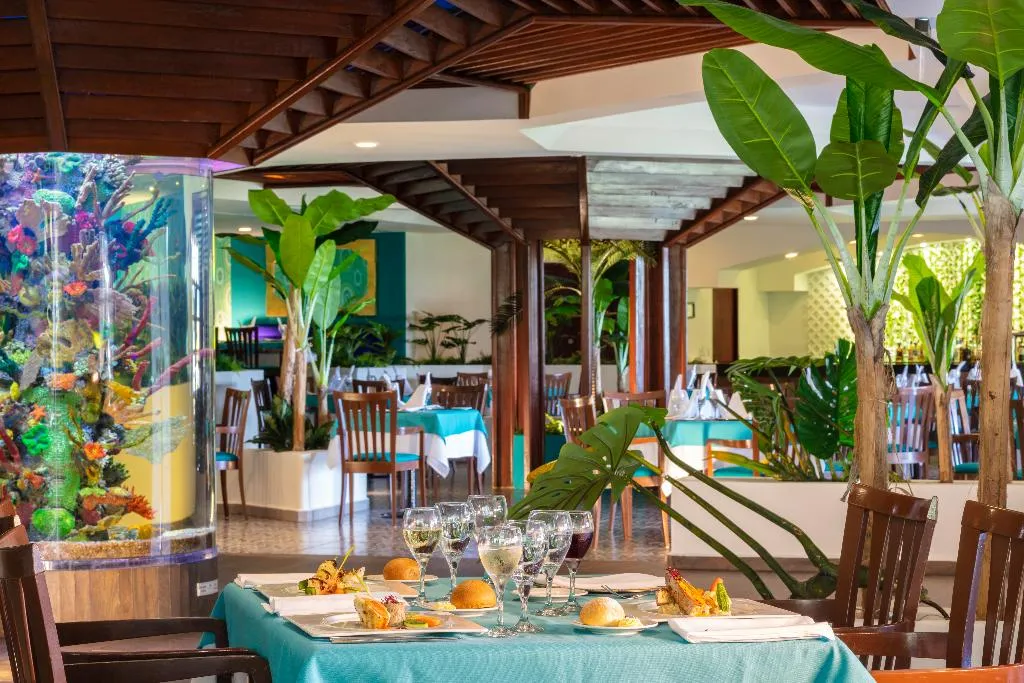 Restaurant, Crown Paradise Club Cancun All Inclusive, Cancun Area