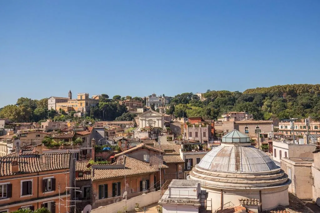 General view, Tree Charme Trilussa, Rome