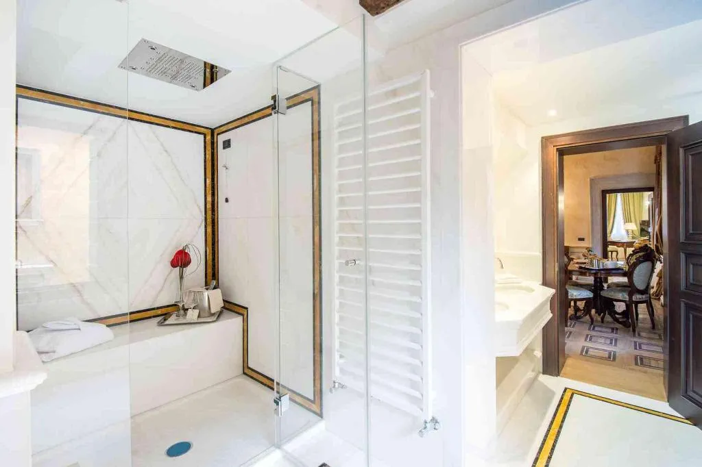 SUITE WITH VIEWS Room, Nani Mocenigo Palace, Venice