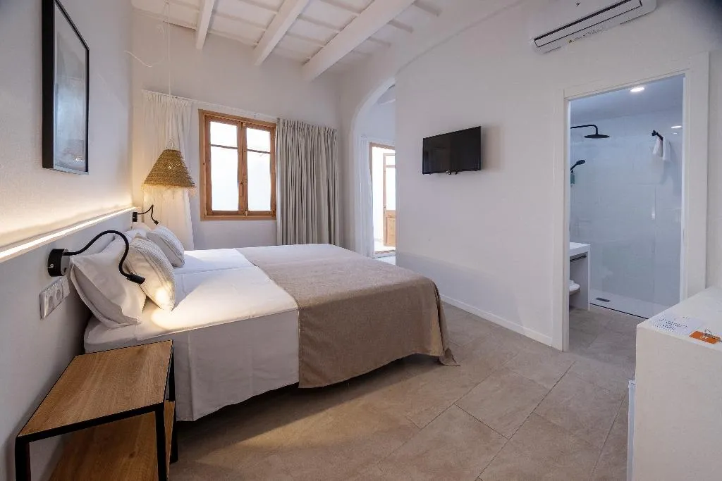 QUADRUPLE SUPERIOR Room, Hotel Tres Tocs, Menorca