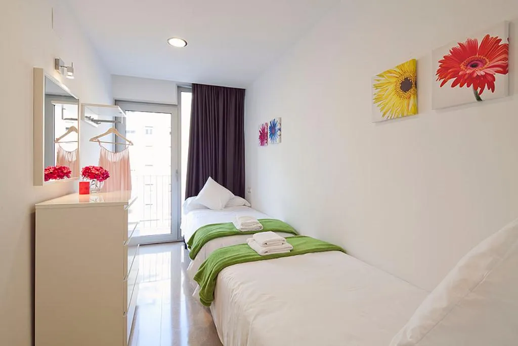 APARTMENT TWO BEDROOMS Room, Charmsuites Paralel, Barcelona