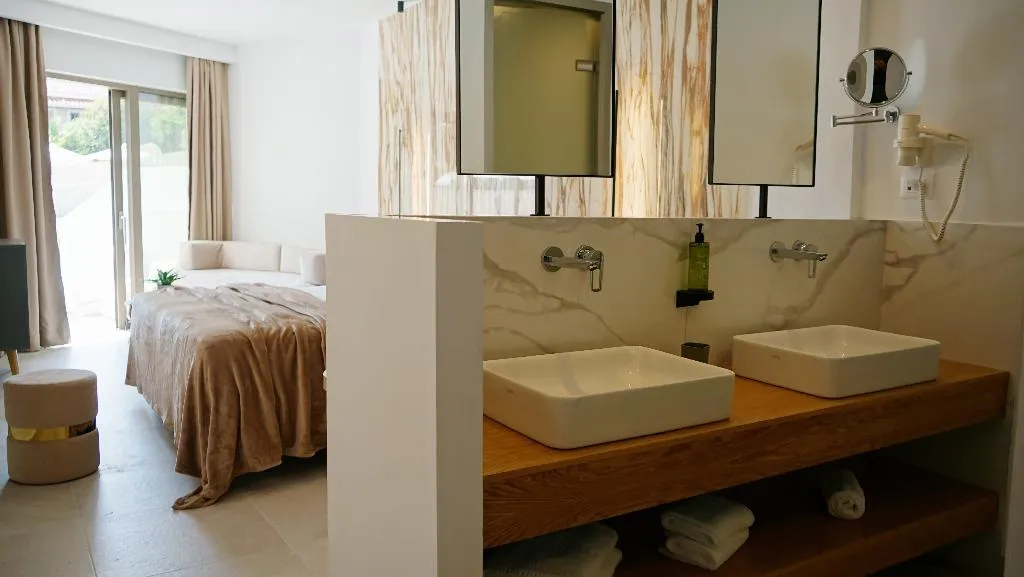 JUNIOR SUITE WITH PRIVATE POOL Room, Diana Palace Hotel Zakynthos, Zante