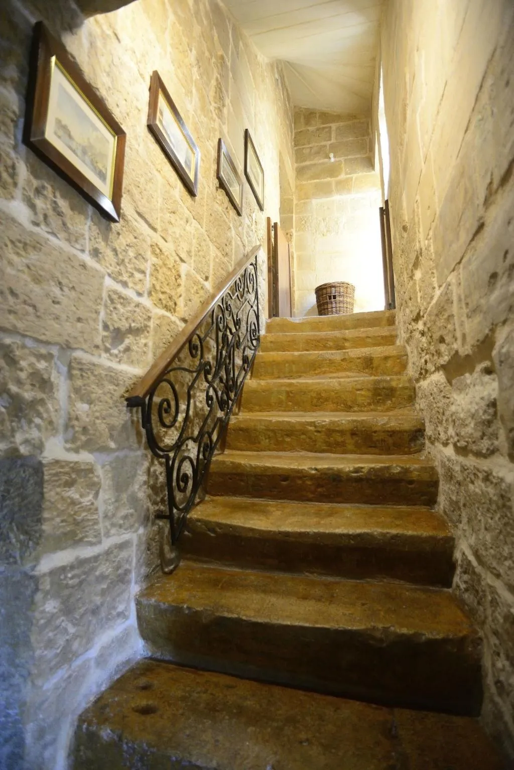 Lobby, The Burrow Guest House, Malta