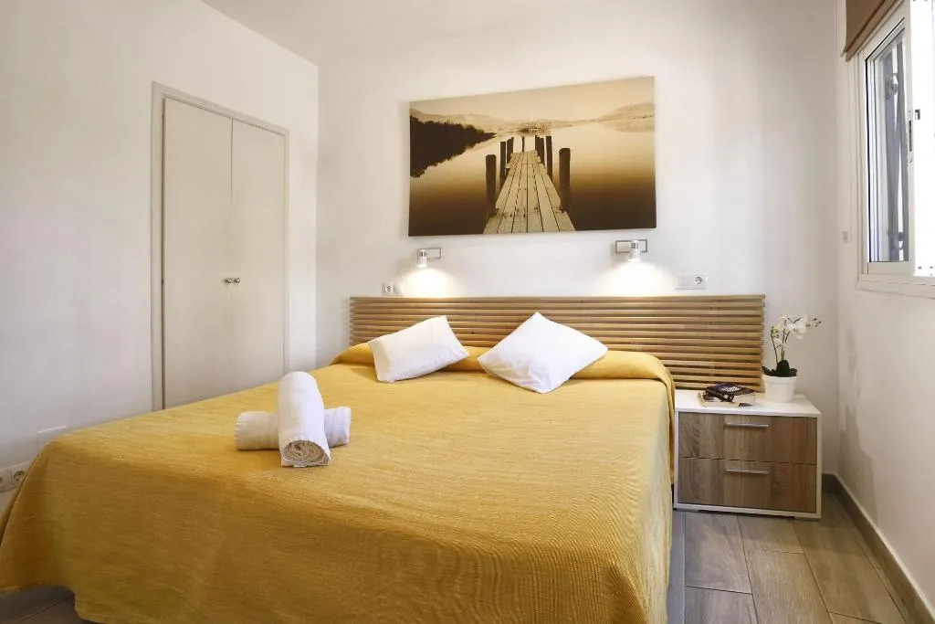 Room, Naika Studios & Apartments, Majorca