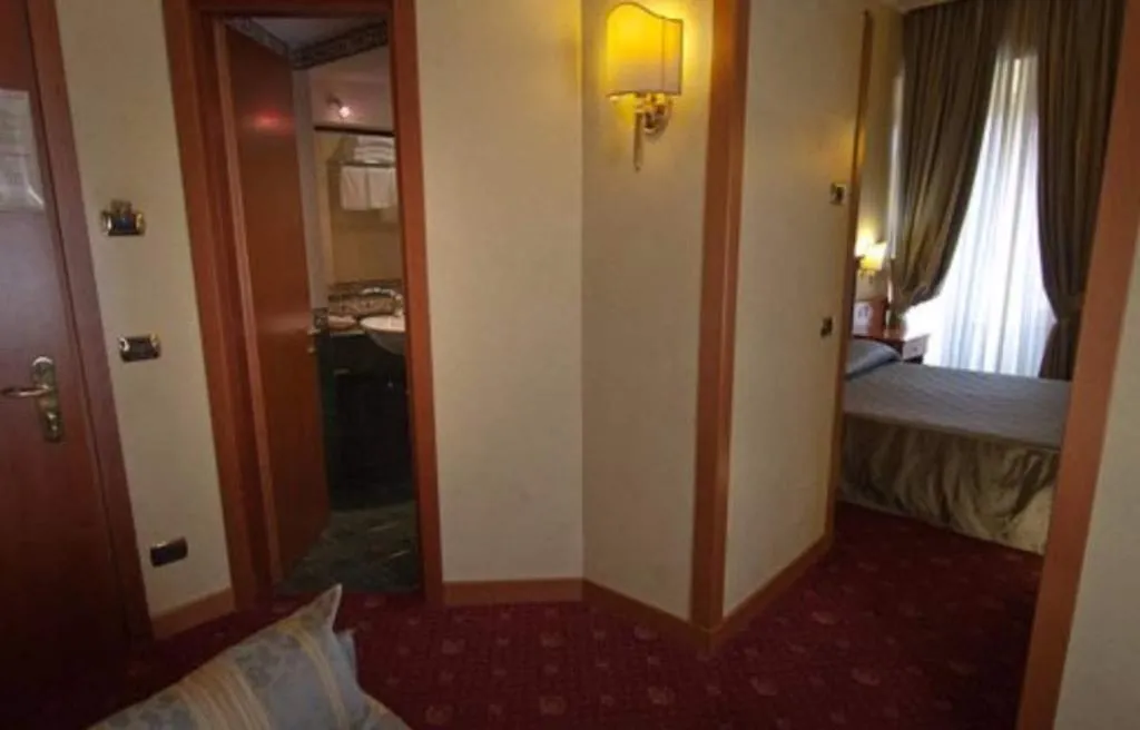 SINGLE STANDARD Room, Miami, Rome