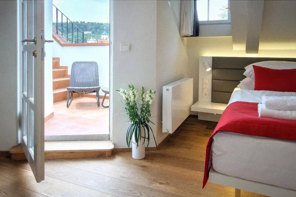 Double or Twin DELUXE Room, Bishops House, Prague