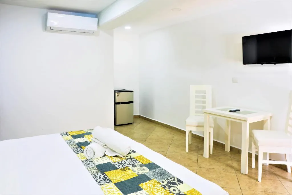 DOUBLE DELUXE Room, Hotel Colonial Playa del Carmen, Playa Del Carmen