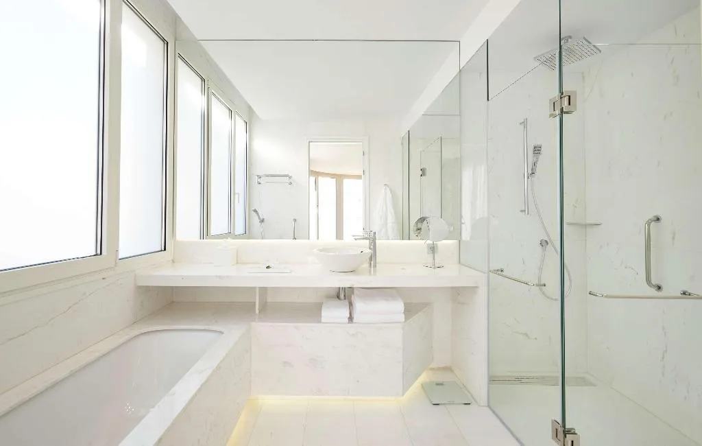 Room, Hyatt Centric Gran Via Madrid, Madrid
