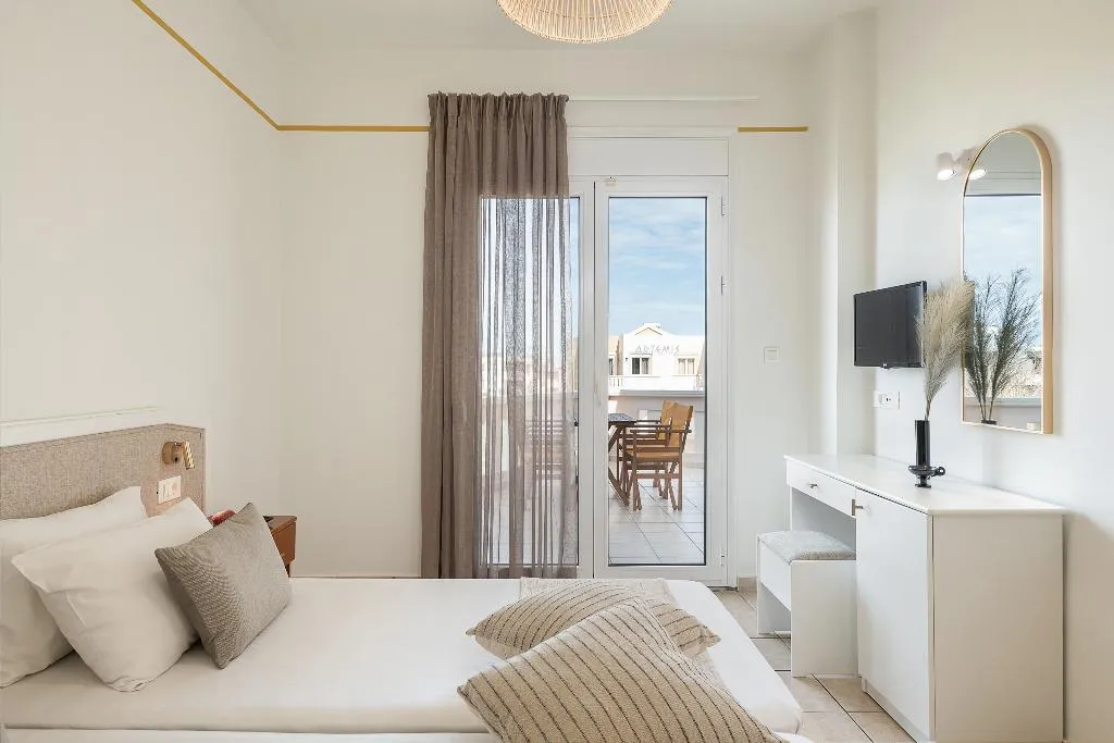 SUITE ONE BEDROOM ONE BATHROOM Room, Artemis Apartments, Crete