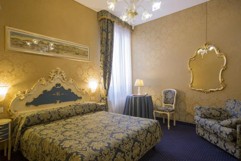DOUBLE SUPERIOR WITH DOUBLE BED Room, Becher, Venice