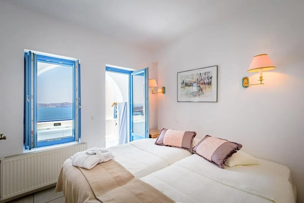 Room, Golden Grey Goose, Santorini