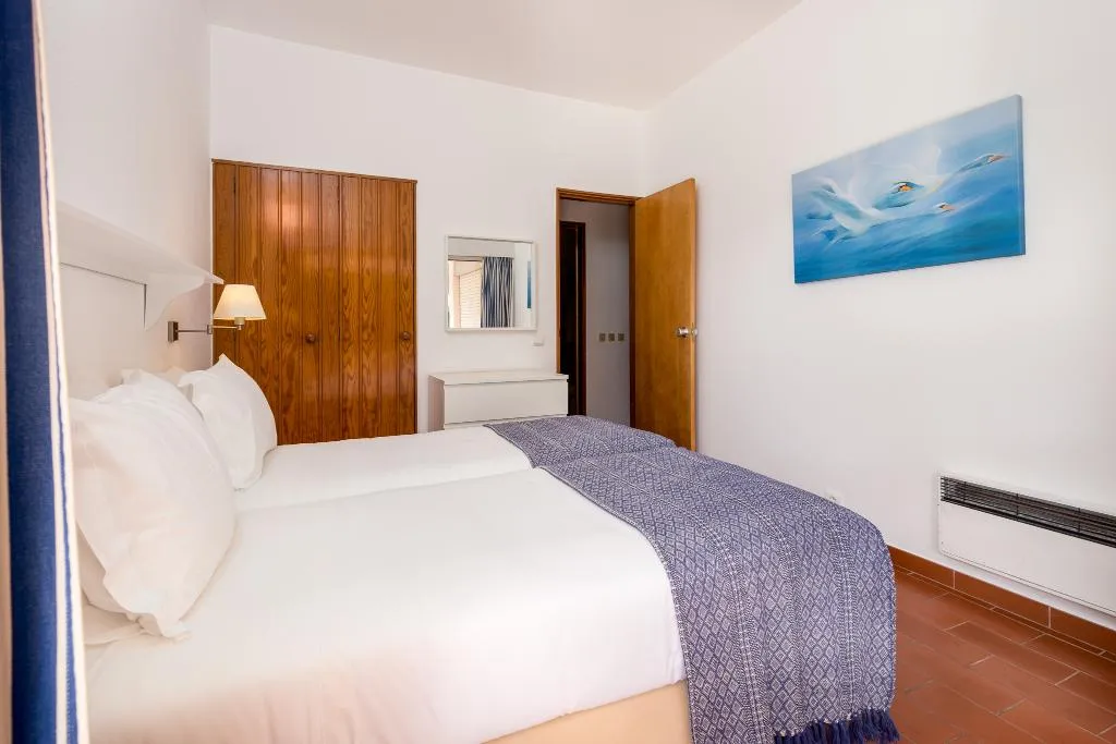APARTMENT THREE BEDROOMS Room, Pinhal Da Marina, Algarve