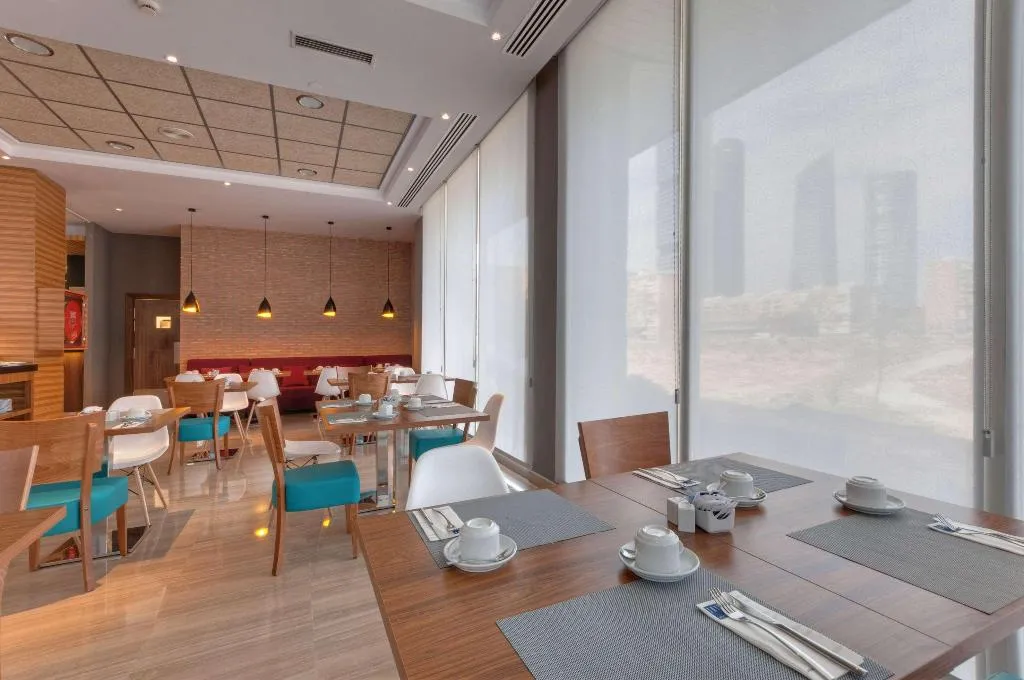 Restaurant, Hotel Madrid Chamartín Affiliated by Meliá, Madrid