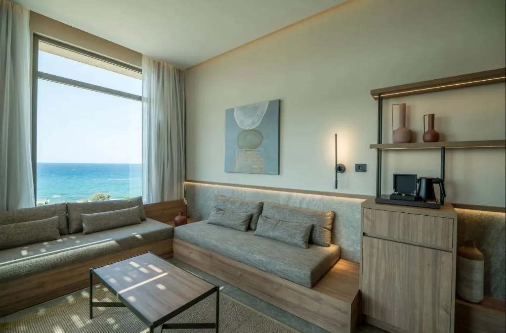 SUITE WITH JACUZZI Room, King Minos Retreat Resort and Spa, Crete