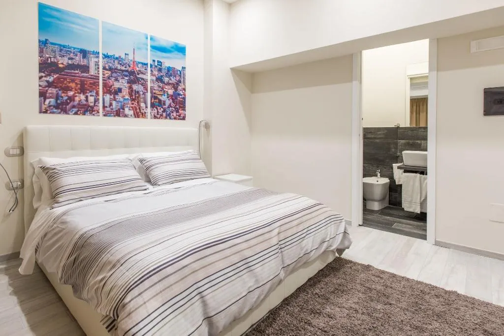 Room, Morra's Home, Naples