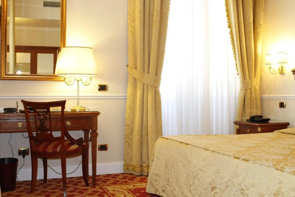 TRIPLE STANDARD Room, Hotel Villa Pinciana, Rome