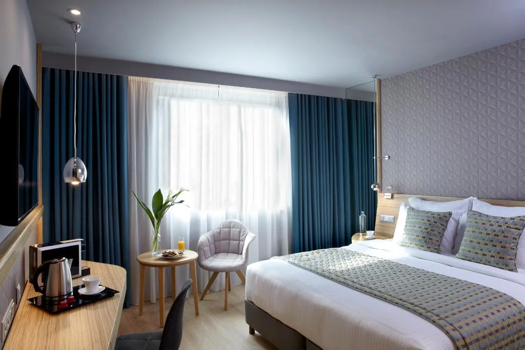 Double or Twin STANDARD Room, Wyndham Grand Athens, Athens