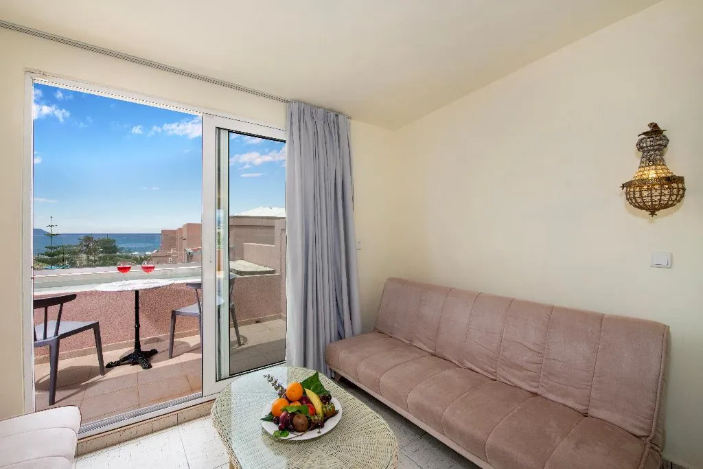 SUITE WITH PRIVATE POOL Room, Orpheas Resort, Crete