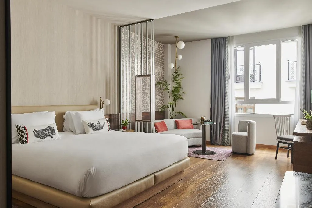 Room, Hyatt Centric Gran Via Madrid, Madrid