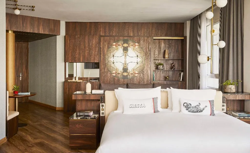 Room, Hyatt Centric Gran Via Madrid, Madrid