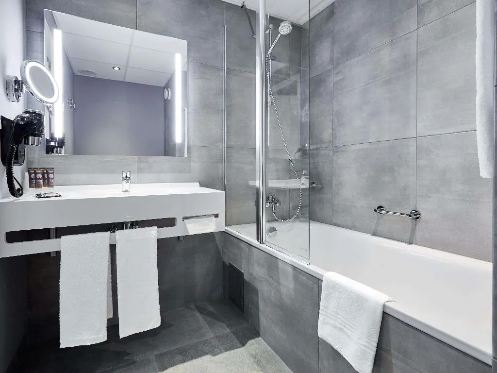 DOUBLE QUEEN SIZE BED Room, Novotel Krakow Centrum, Krakow