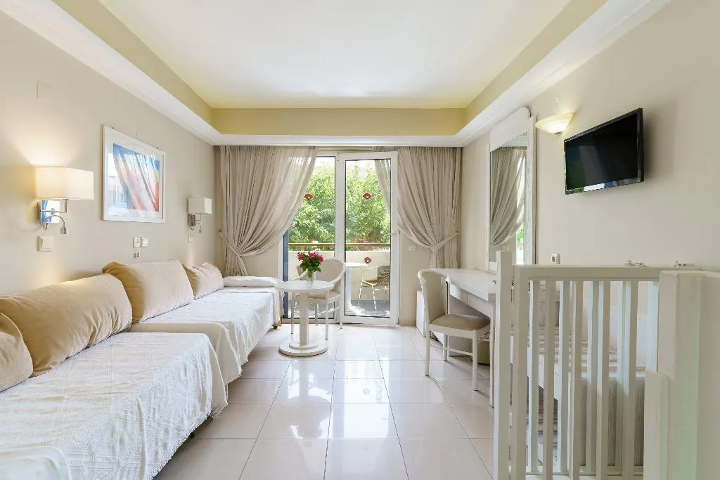FAMILY ROOM DUPLEX Room, Pearl Beach, Crete
