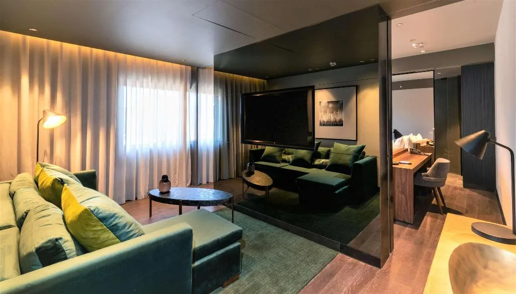 SUITE KING BED ONE BEDROOM  Room, Hilton Porto Gaia, Porto