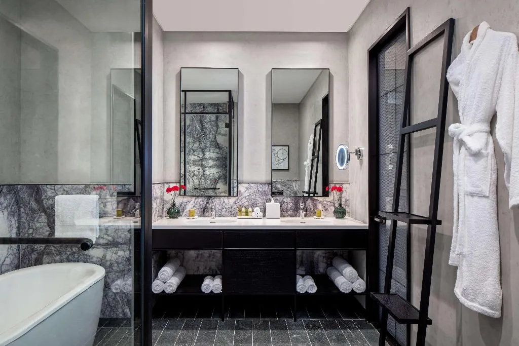 SUITE PREMIUM Room, DoubleTree by Hilton Dubai M Square, Dubai