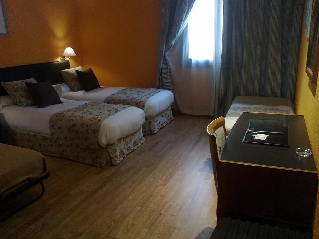 Room, Torre Hogar, Madrid